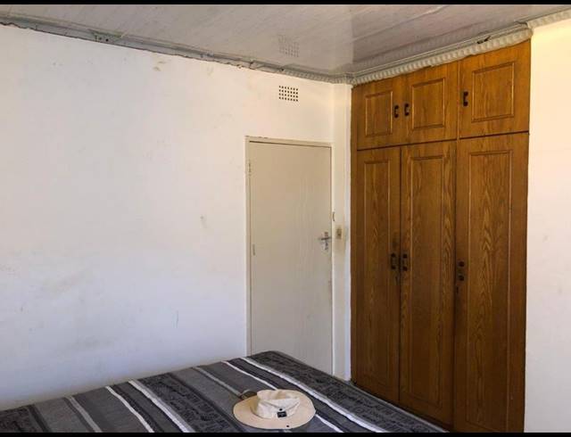 4 BEDROOM HOUSE FOR SALE IN LENASIA SOUTH